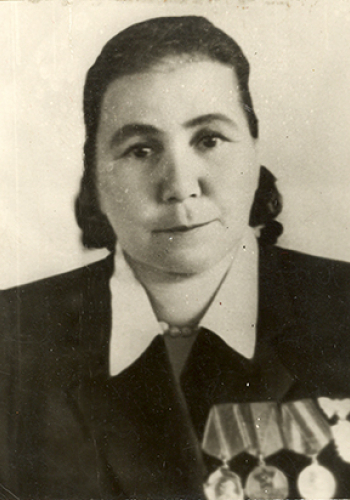 КОЛМАКОВА (Семёнова) Юлия Фёдоровна (1990-1981).