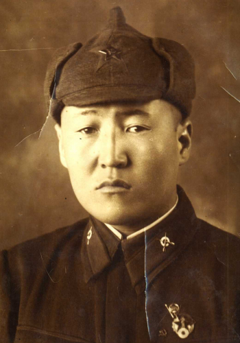 АММОСОВ Ксенофонт Александрович (1919-1973)