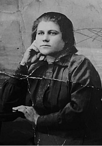 ГРУЦЫНА Клавдия Андреевна (1896-?)