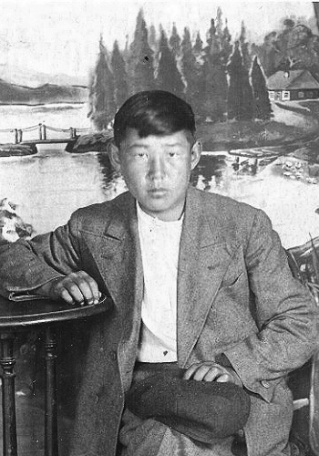 ХАЛТАНОВ Егор Степанович (1924-1944)