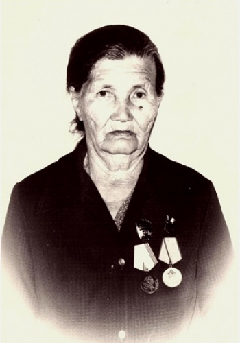 МАМОНТОВА Евгения Иннокентьевна (1915)